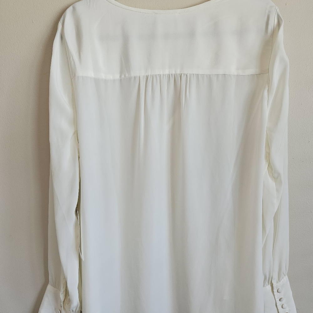 NWT Leigh Elegant White Women's Top With Lace accent Size XL. - Picture 3 of 14